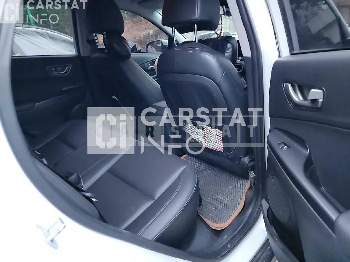 Photo 2 of 31: 2020 Hyundai Kona Electric, VIN KMHK281GFLU086347 — Korean insurance auction