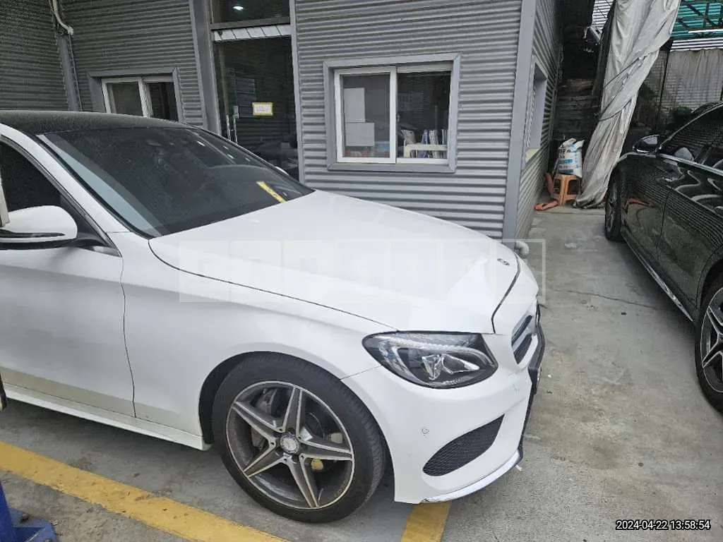 Photo 2 of 44: 2016 Mercedes-Benz C250d 4Matic — Korean insurance auction