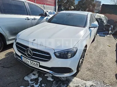 Photo 1 of 9: 2021 Mercedes-Benz E 350 4Matic, VIN W1KZF8GB4MA945499 — Korean insurance auction