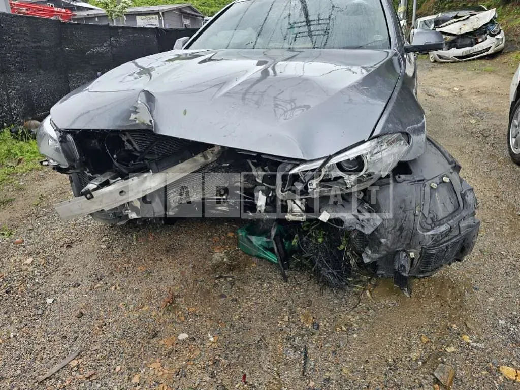 Photo 2 of 12: 2015 BMW 520d xDrive, VIN WBA5E7104FGK08023 — Korean insurance auction