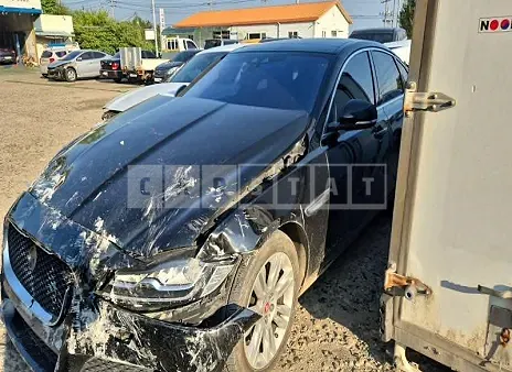 Photo 2 of 16: 2017 Jaguar XF 20d — Korean insurance auction