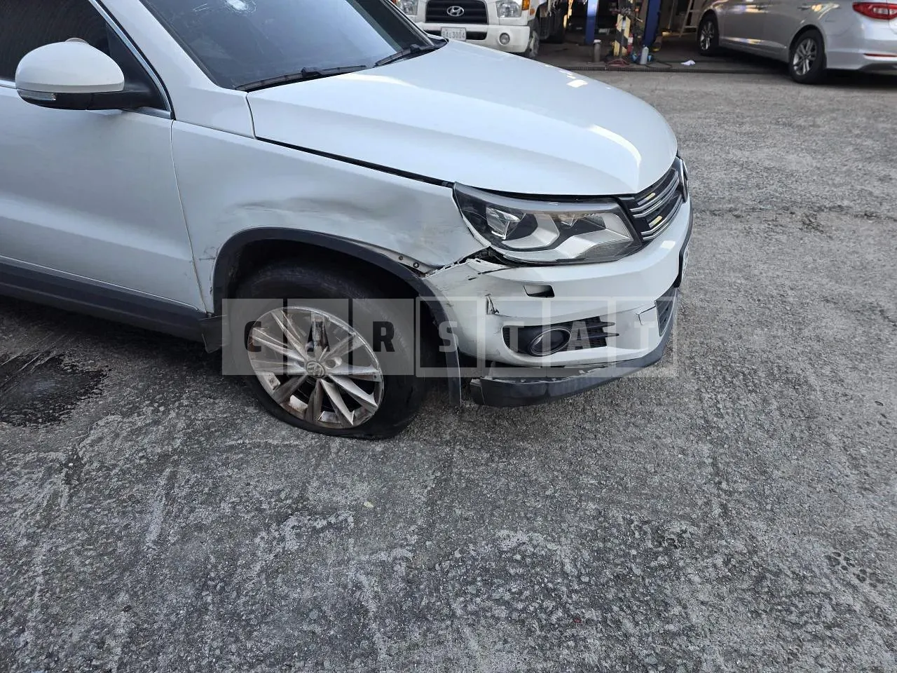 Photo 2 of 8: 2015 Volkswagen Tiguan 2.0 TDI BMT, VIN WVGZZZ5NZGW538825 — Korean insurance auction