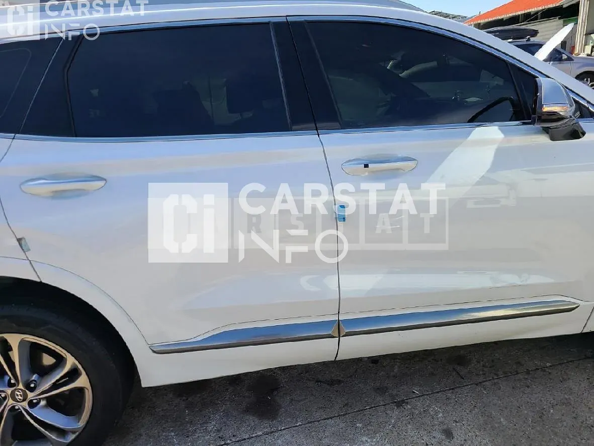 Photo 2 of 18: 2018 Hyundai Santa Fe, VIN KMHS581ADKU121220 — Korean insurance auction
