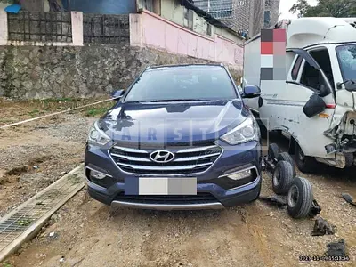 Photo 1 of 25: 2016 Hyundai Santa Fe DM 2.0, VIN KMHSW81UBHU715950 — Korean insurance auction