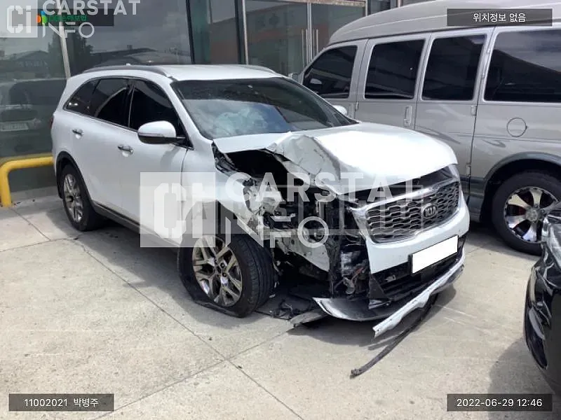 Photo 2 of 13: 2019 Kia Sorento, VIN KNAPH81ABLA602625 — Korean insurance auction