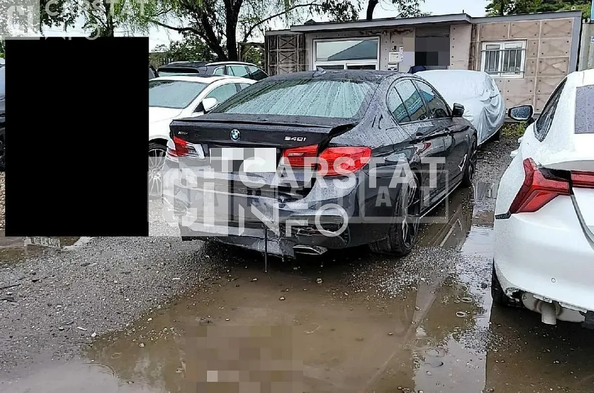 Photo 2 of 24: 2019 BMW 530i M Sport Package Plus, VIN WBAJD3101KWW30776 — Korean insurance auction