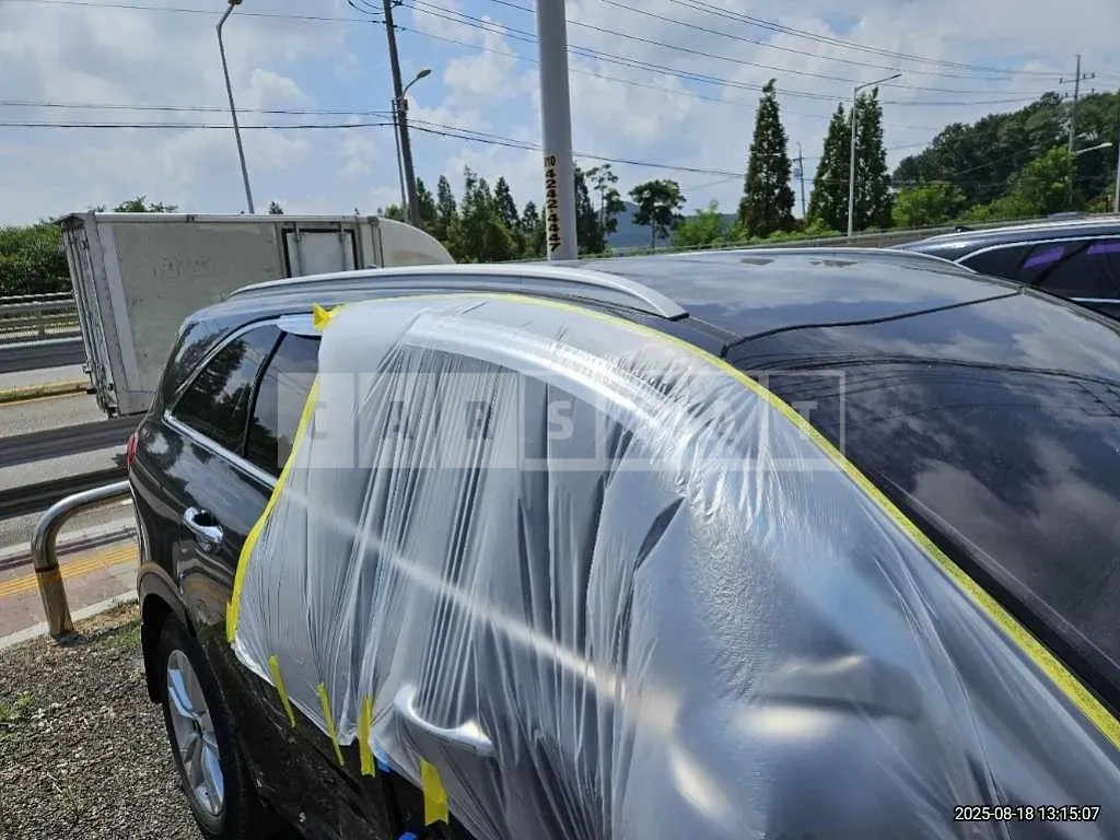 Photo 2 of 17: 2017 Kia Sorento — Korean insurance auction