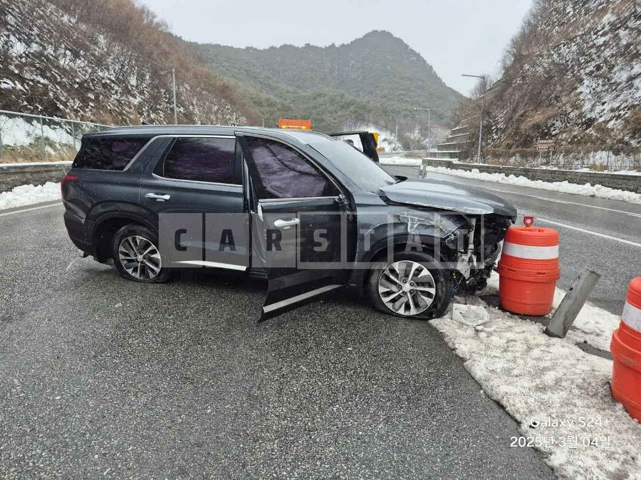 Photo 2 of 21: 2019 Hyundai Palisade, VIN KMHR281ADKU007667 — Korean insurance auction