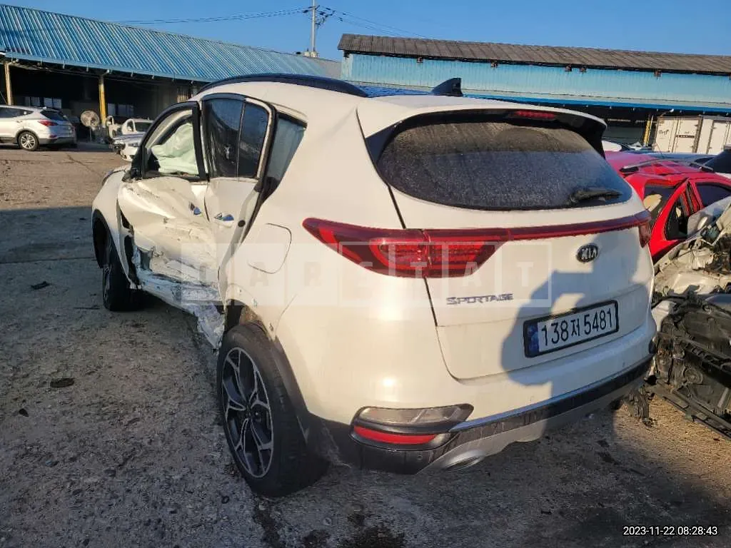 Photo 2 of 9: 2021 Kia Sportage, VIN KNAPR813BMK889262 — Korean insurance auction