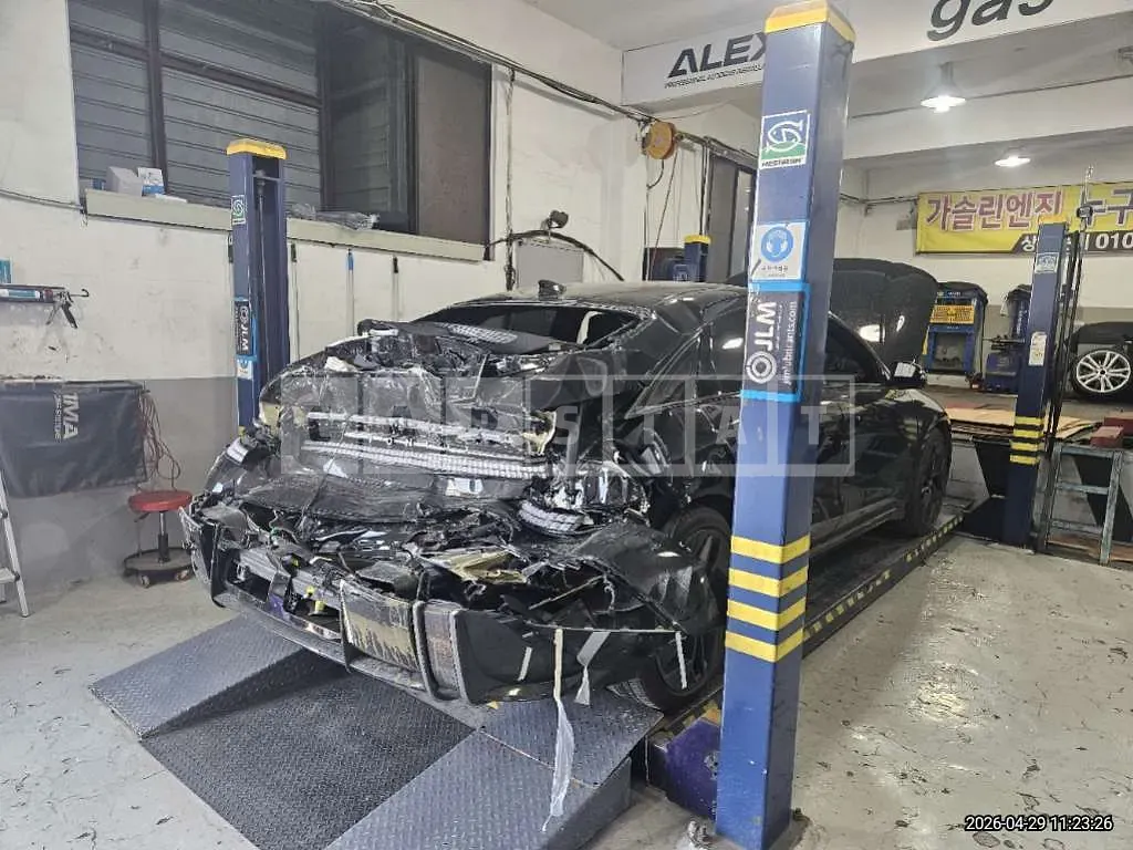 Photo 2 of 12: 2025 Hyundai IONIQ 6 Long Range Electric Car AWD — Korean insurance auction