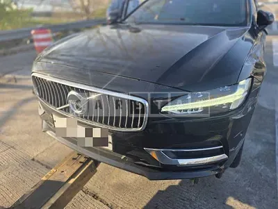 Photo 1 of 14: 2017 Volvo S90T5 — Korean insurance auction