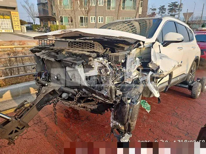 Photo 2 of 6: 2018 Hyundai Santa Fe TM Diesel — Korean insurance auction