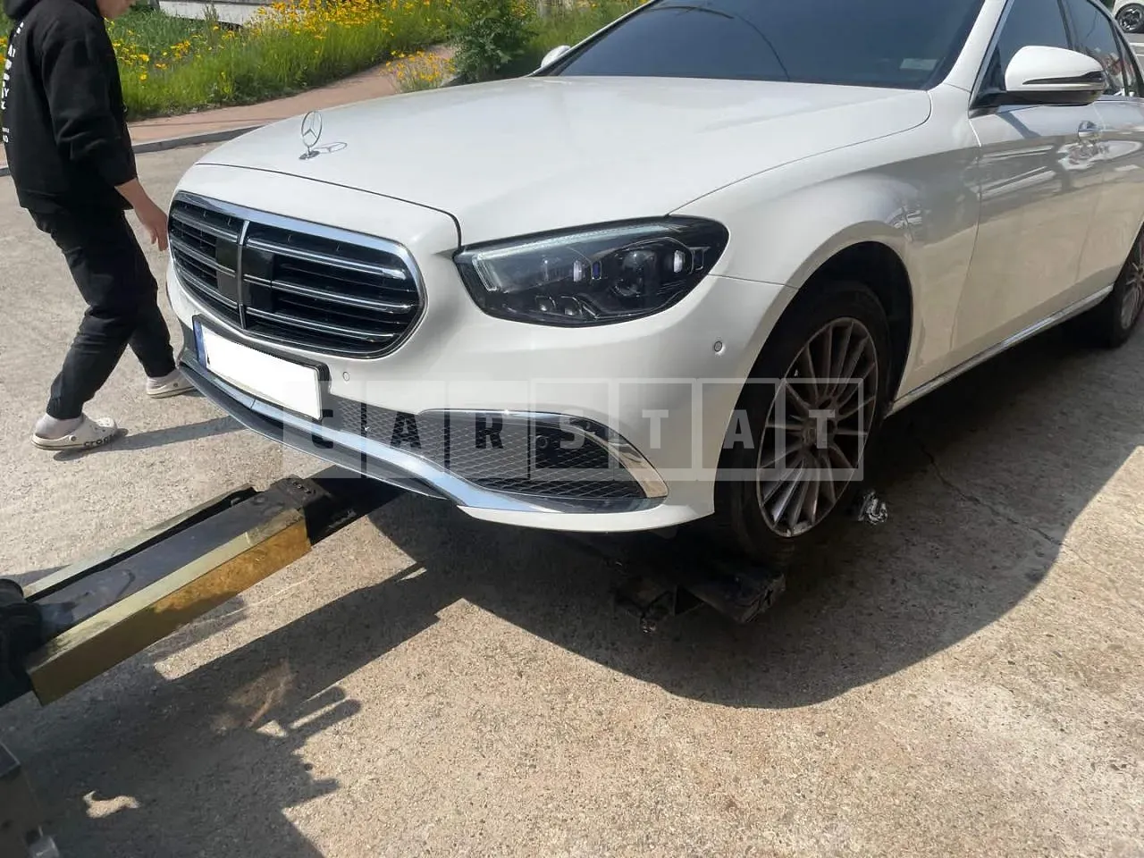 Photo 2 of 34: 2021 Mercedes-Benz E250, VIN W1KZF4FB9MA974684 — Korean insurance auction