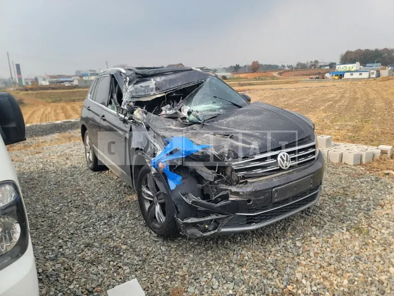 Photo 2 of 7: 2018 Volkswagen Tiguan 2.0 TDI 4MOTION — Korean insurance auction