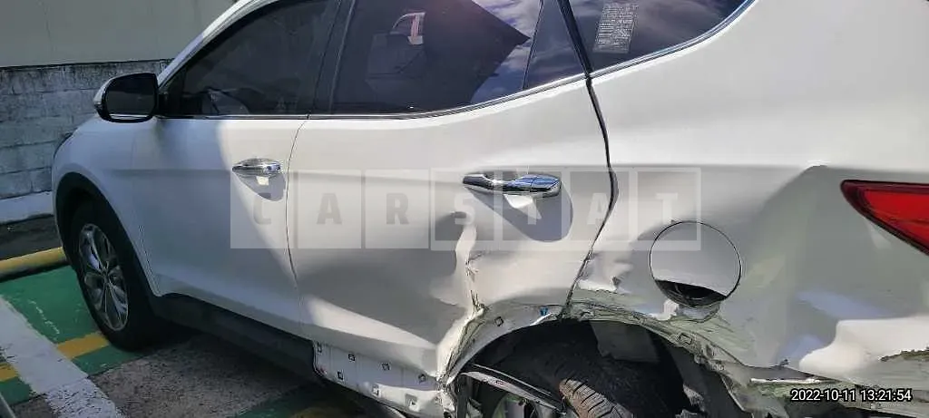 Photo 2 of 23: 2015 Hyundai Santa Fe, VIN KMHSW81UBFU486287 — Korean insurance auction