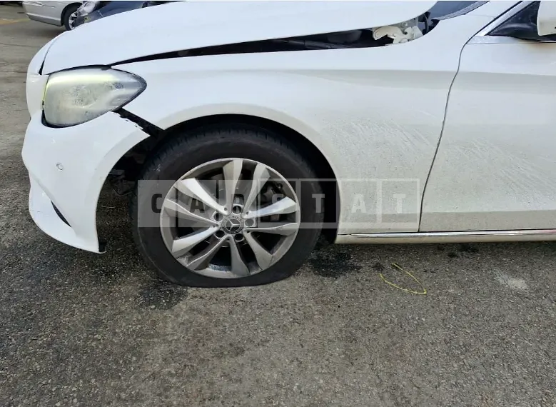 Photo 2 of 7: 2019 Mercedes-Benz C220 d, VIN WDDWF1EB0KR428468 — Korean insurance auction
