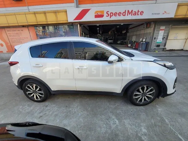 Photo 2 of 15: 2018 Kia Sportage, VIN KNAP6815GJK524588 — Korean insurance auction