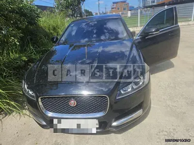 Photo 1 of 19: 2017 Jaguar XF 20d — Korean insurance auction