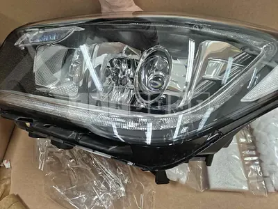 Photo 1 of 7: 2017 Hyundai Light G80 Driver Seat Light, VIN KMHGL41DDJU253853 — Korean insurance auction