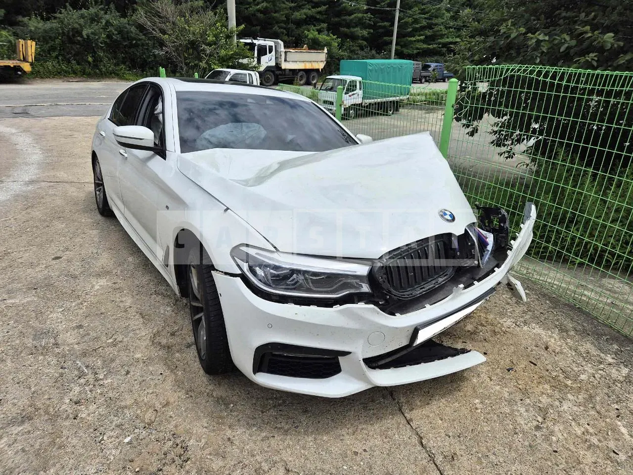 Photo 2 of 13: 2017 BMW 530i xDrive, VIN WBAJD9101HWC10529 — Korean insurance auction