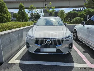 Photo 1 of 32: 2023 Volvo XC60B5 AWD — Korean insurance auction