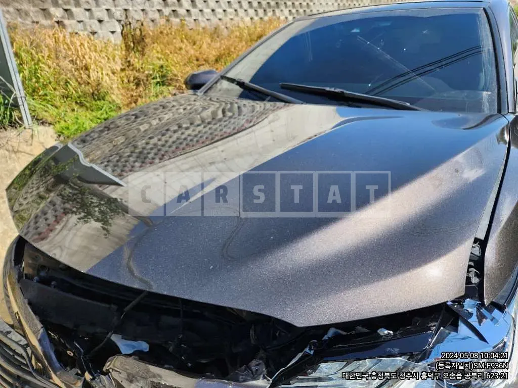 Photo 2 of 17: 2018 Toyota Camry — Korean insurance auction