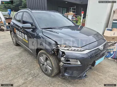 Photo 1 of 11: 2020 Hyundai Kona Electric, VIN KMHK381GFLU079635 — Korean insurance auction