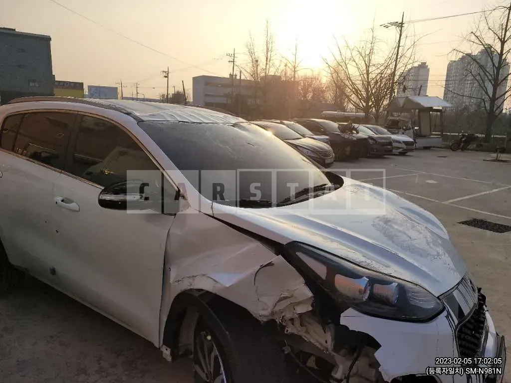Photo 2 of 12: 2018 Kia Sportage, VIN KNAP6815GJK433653 — Korean insurance auction