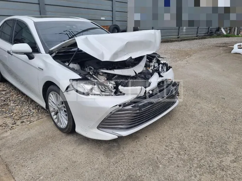 Photo 2 of 15: 2018 Toyota Camry Hybrid — Korean insurance auction
