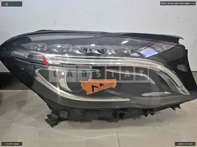 2016 Light GLA200 d headlamp single item