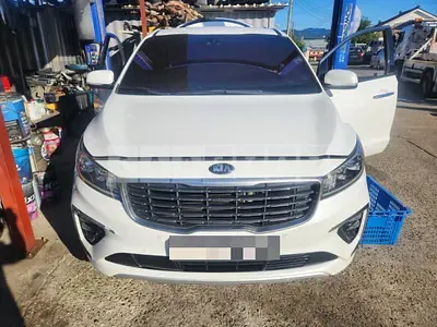 Photo 1 of 63: 2018 Kia Carnivals — Korean insurance auction