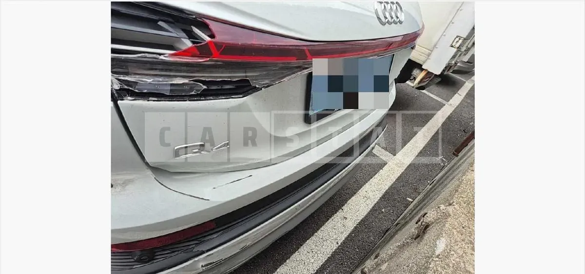 Photo 2 of 10: 2022 Audi Q4 e-tron 40 — Korean insurance auction