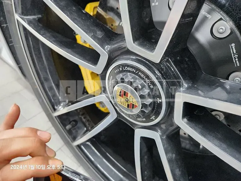Photo 2 of 5: 2022 Porsche (parts) 911 Turbo S Wheels — Korean insurance auction