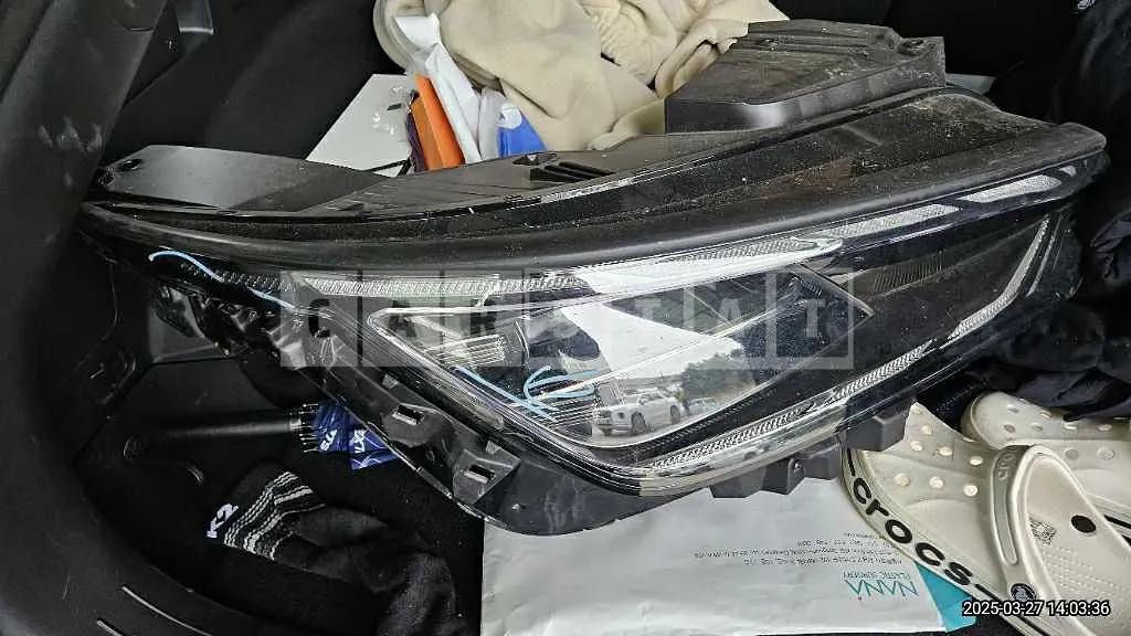 Photo 3 of 3: 2023 Kia (parts) EV6 4WD Headlamp — Korean insurance auction