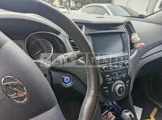 Photo 2 of 20: 2016 Hyundai Santa Fe, VIN KMHSW81UBGU689192 — Korean insurance auction