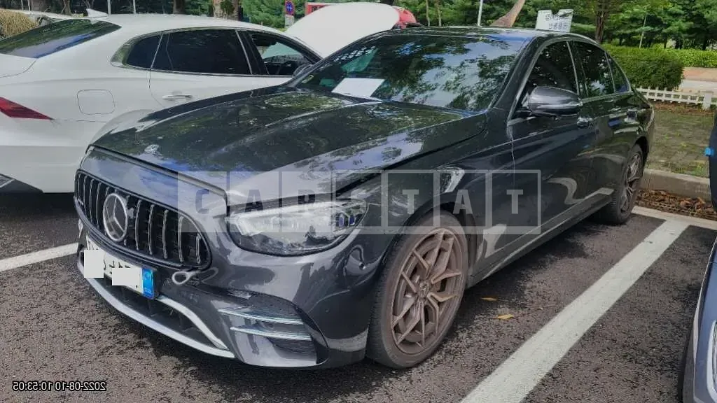 Photo 2 of 9: 2021 Mercedes-Benz E220d, VIN W1KZF0FB9MA871631 — Korean insurance auction