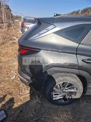 Photo 2 of 23: 2021 Hyundai Tucson, VIN KMHJC811BMU001160 — Korean insurance auction