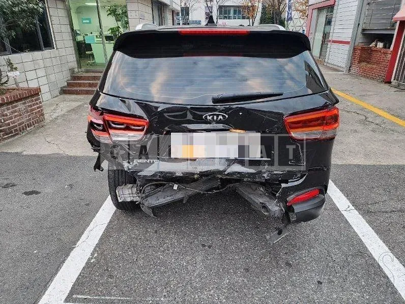 Photo 2 of 10: 2016 Kia Sorento — Korean insurance auction