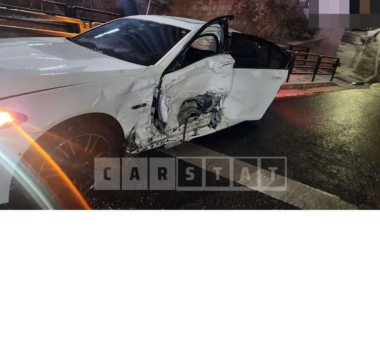 Photo 2 of 12: 2016 BMW 528i xDrive — Korean insurance auction