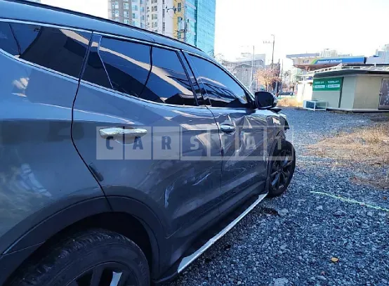 Photo 2 of 17: 2017 Hyundai Santa Fe, VIN KMHSW81UBHU720862 — Korean insurance auction
