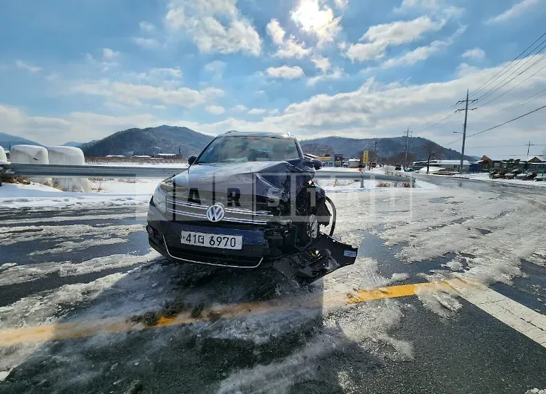 Photo 2 of 20: 2015 Volkswagen Tiguan 2.0 TDI Blue Motion, VIN WVGZZZ5NZFW540035 — Korean insurance auction