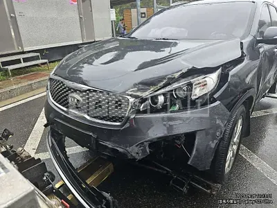 Photo 1 of 20: 2017 Kia Sorento, VIN KNAPH81ABHA275647 — Korean insurance auction