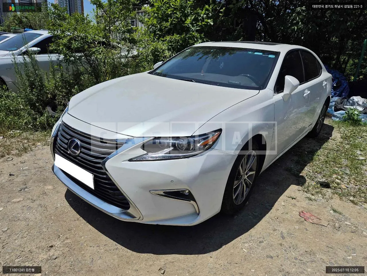 Photo 2 of 9: 2017 Lexus ES300h, VIN JTHBW1GG9H2161994 — Korean insurance auction