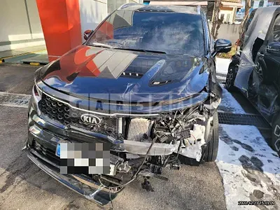 Photo 1 of 57: 2021 Kia Sorento, VIN KNARH81BGMA088913 — Korean insurance auction