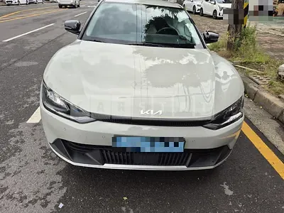 Photo 1 of 12: 2022 Kia EV6 — Korean insurance auction