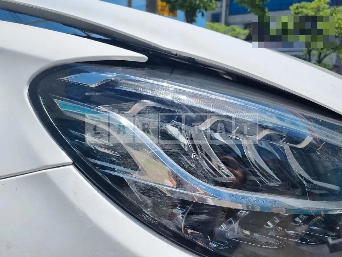 Photo 2 of 4: 2019 Mercedes-Benz (parts) C220 d 4Matic Headlamp — Korean insurance auction
