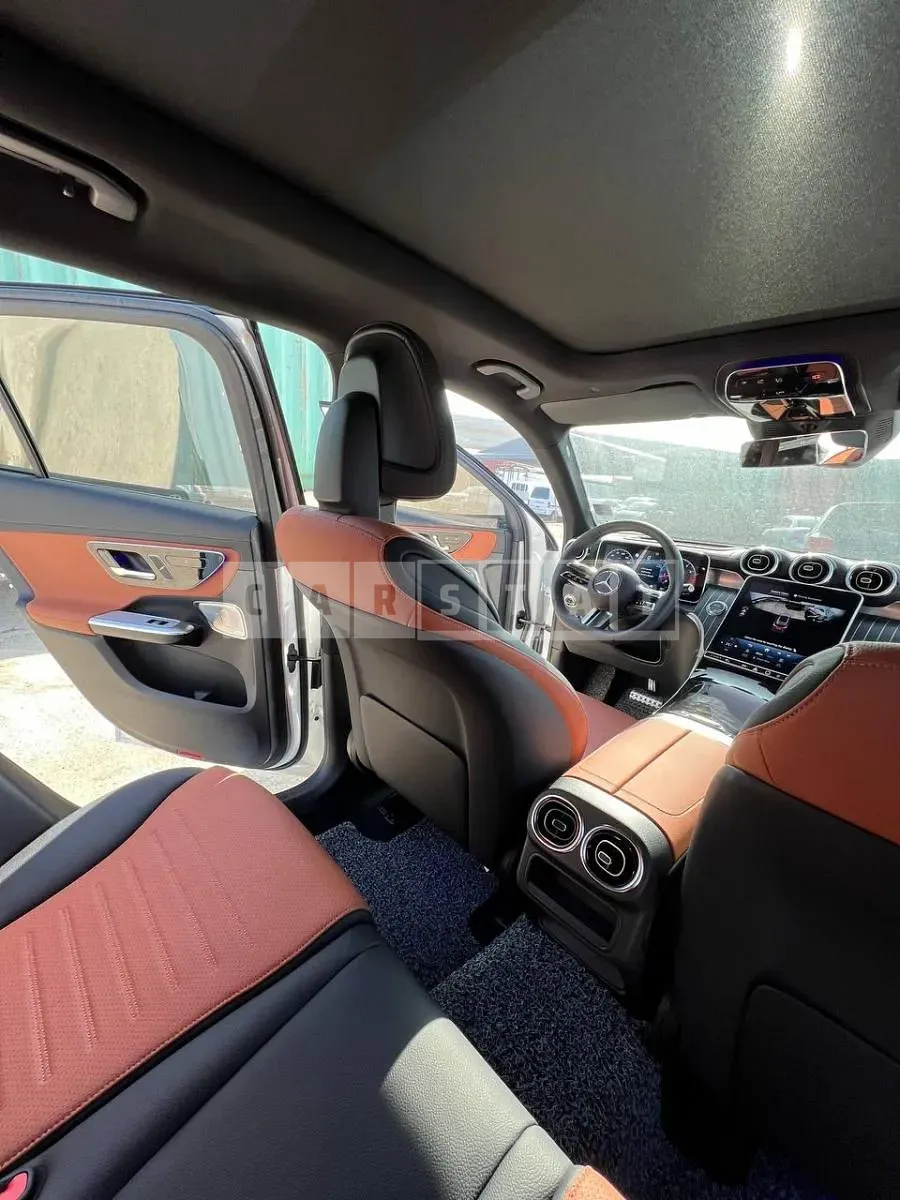 Photo 2 of 19: 2023 Mercedes-Benz GLC300 4Matic, VIN W1NKM4HBXRF100183 — Korean insurance auction