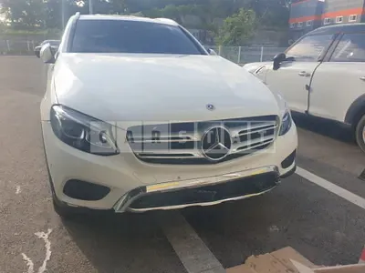 Photo 1 of 8: 2019 Mercedes-Benz GLC300 4Matic — Korean insurance auction