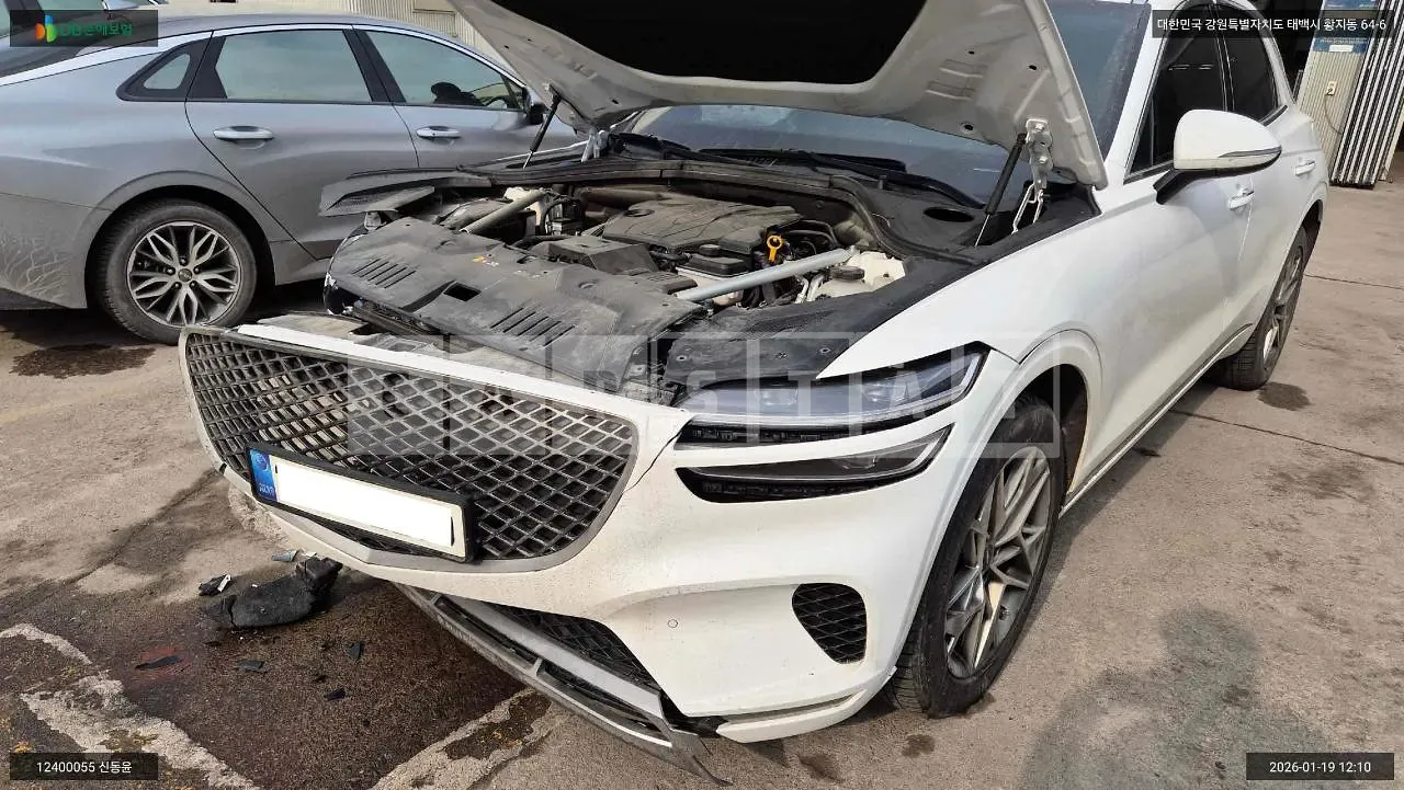 Photo 2 of 7: 2022 Genesis GV70, VIN KMTMA81BBNU075786 — Korean insurance auction