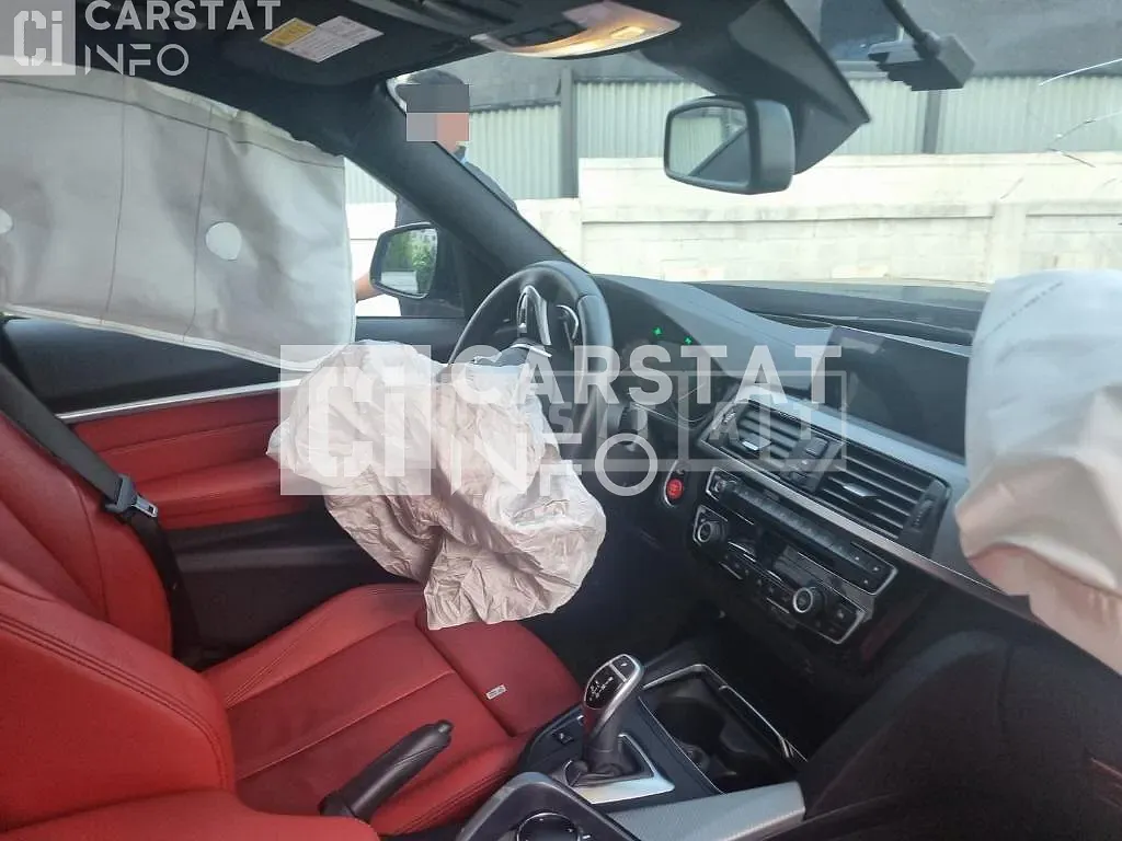 Photo 2 of 20: 2018 BMW 330i — Korean insurance auction